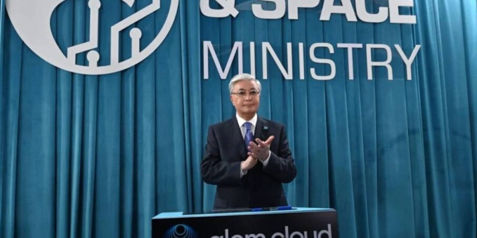 Қасым-Жомарт Тоқаев суперкомпьютерді іске қосу рәсіміне қатысты