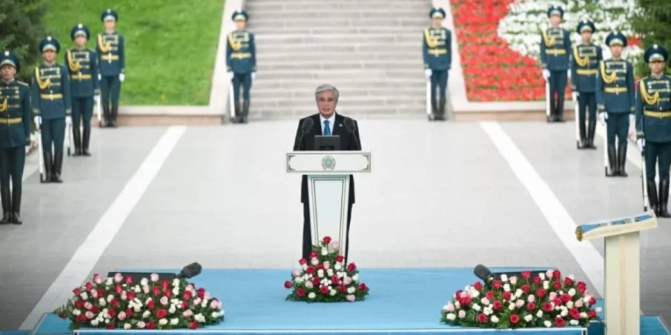 Президент Мемлекеттік ту көтеру рәсіміне қатысты