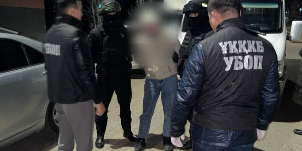 БҚО-да жергілікті тұрғындарды бопсалаумен айналысқан ер адам ұсталды (ФОТО)