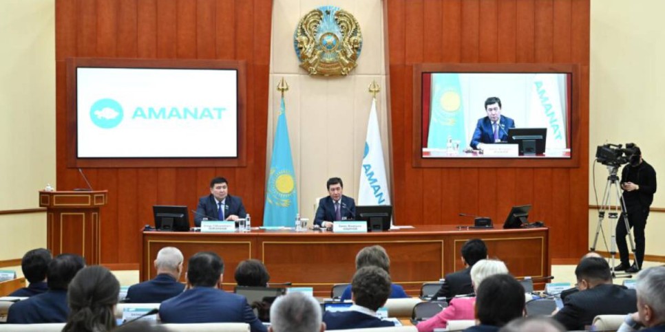 «AMANAT»-та бірыңғай уақыт белдеуі бойынша Үкімет есебі тыңдалды