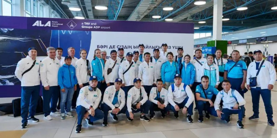 Қазақ боксшылары Парижге аттанды