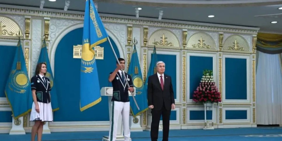 Президент Олимпиадаға қатысатын Қазақстан құрамасының мүшелеріне Мемлекеттік туды тапсырды