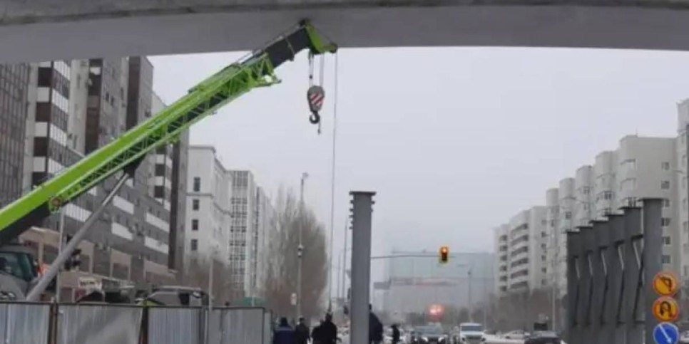 Елордадағы LRT құрылысында кран құлады