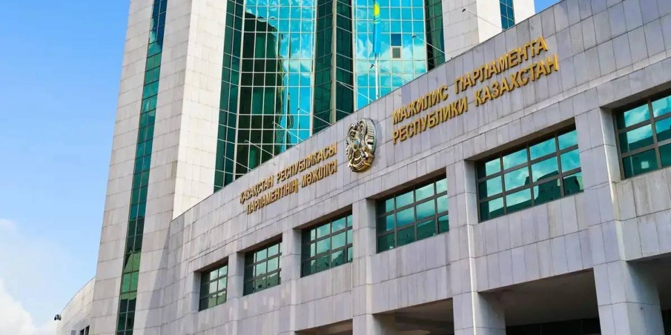Танымал адамдарға құмар ойынды жарнамалауға тыйым салынады – Мәжіліс