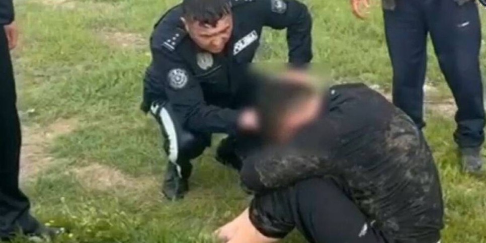 «Құлынын құтқарамын» деп суға ағып кете жаздады (ВИДЕО)