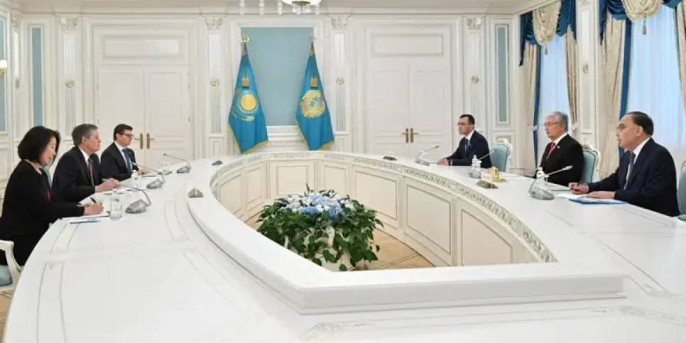 Мемлекет басшысы АҚШ сенаторы Стив Дэйнсті қабылдады