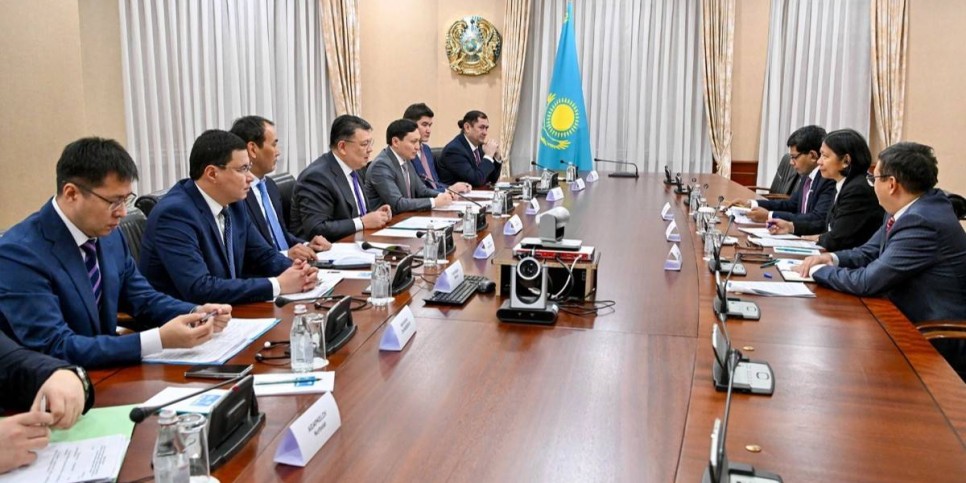Бозымбаев Азия даму банкімен су және энергетика саласындағы жобаларды пысықтады