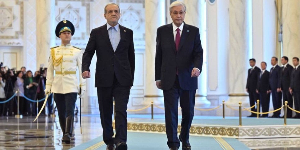 Қасым-Жомарт Тоқаев Иран Президентін Ақордада қарсы алды